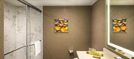 DoubleTree by Hilton Toronto Airport